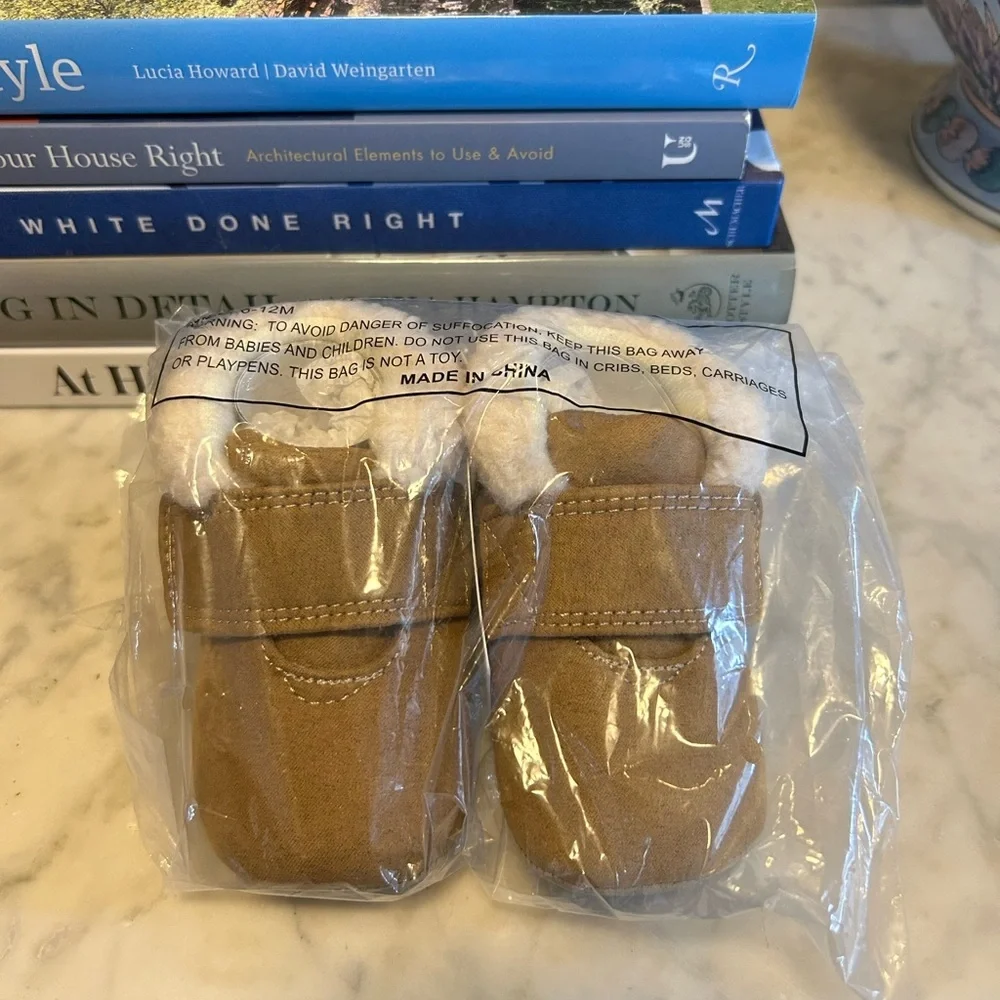 ✨BNWT - Carter's Just One You Baby Winter Boots - Beige 6-12M✨